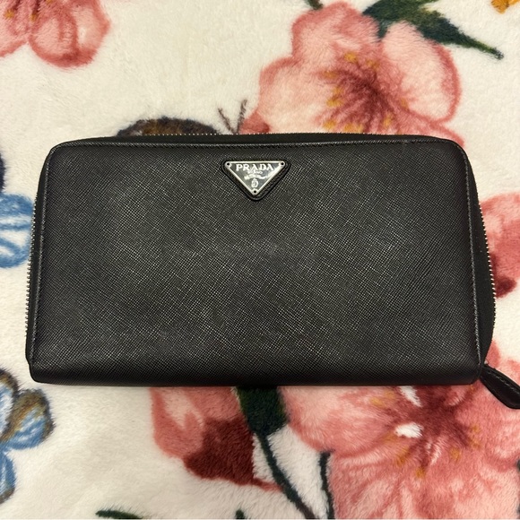 Authentic Prada Leather Continental Wallet - Picture 4 of 11